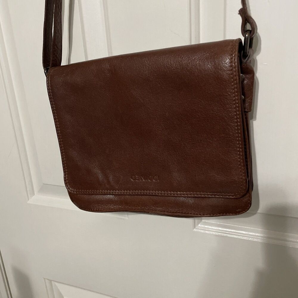 Genicci Brown Crossbody Bag Magnetic Flap Zip Closure Adjustable Strap Pockets